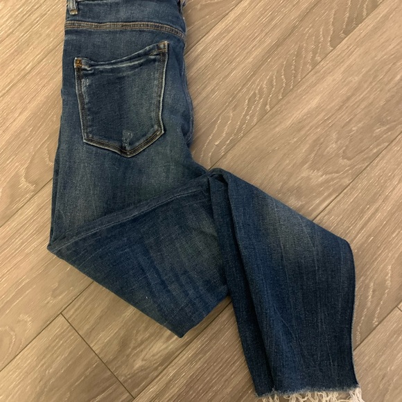 High waist, distressed Zara jeans - Picture 3 of 3